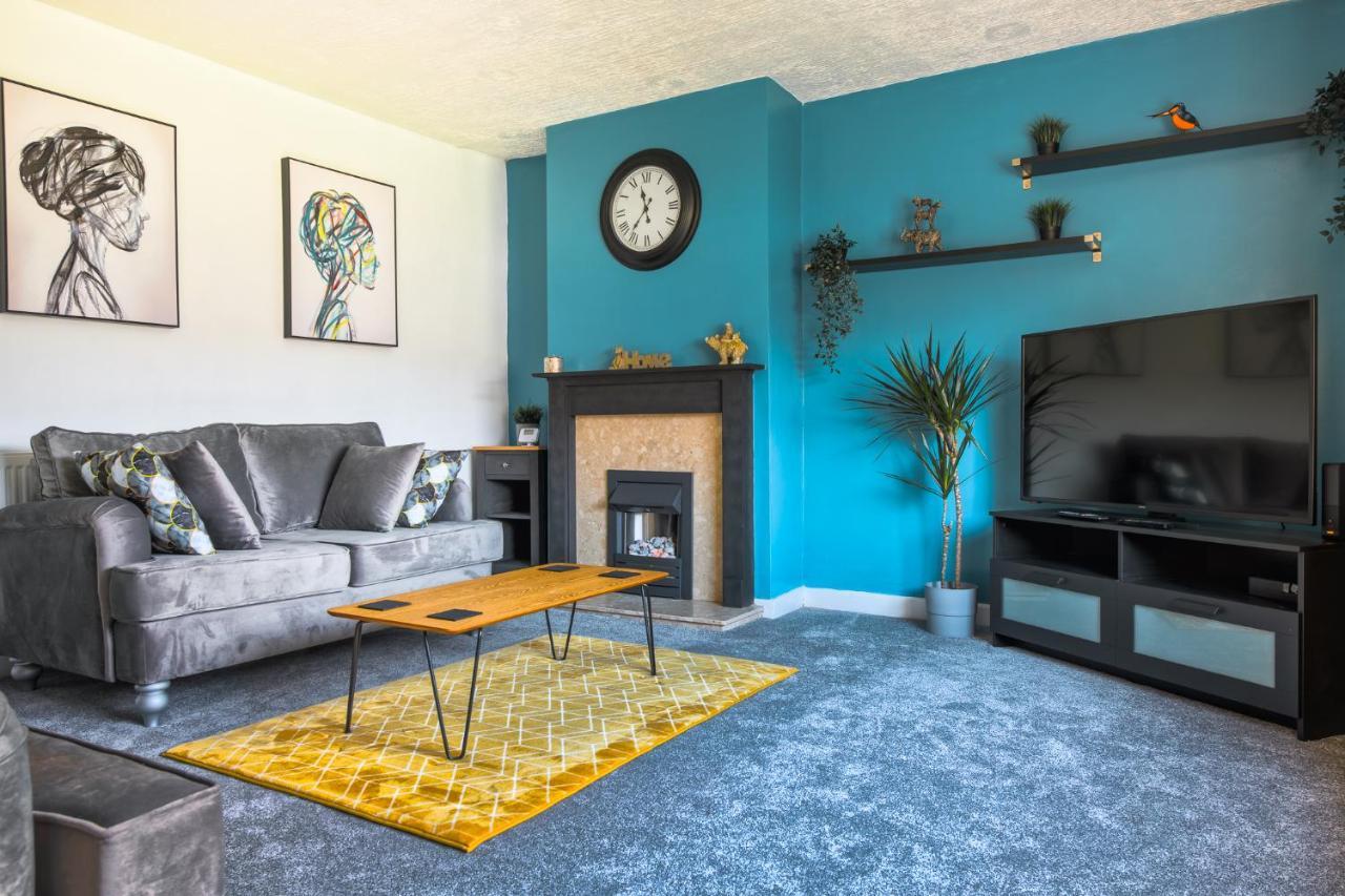 Rookwood House - Spacious Home With Free Parking - Short Stay Leeds リーズ エクステリア 写真