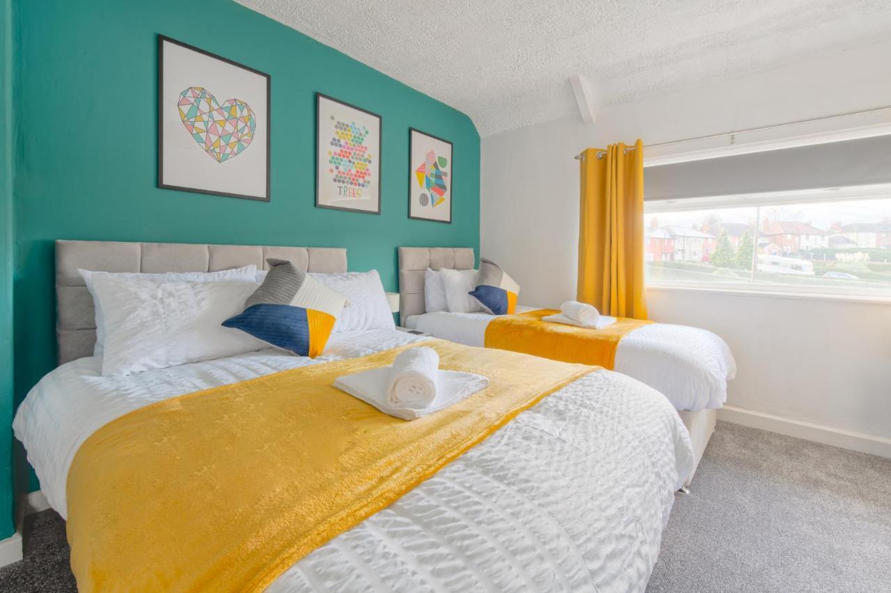 Rookwood House - Spacious Home With Free Parking - Short Stay Leeds リーズ エクステリア 写真