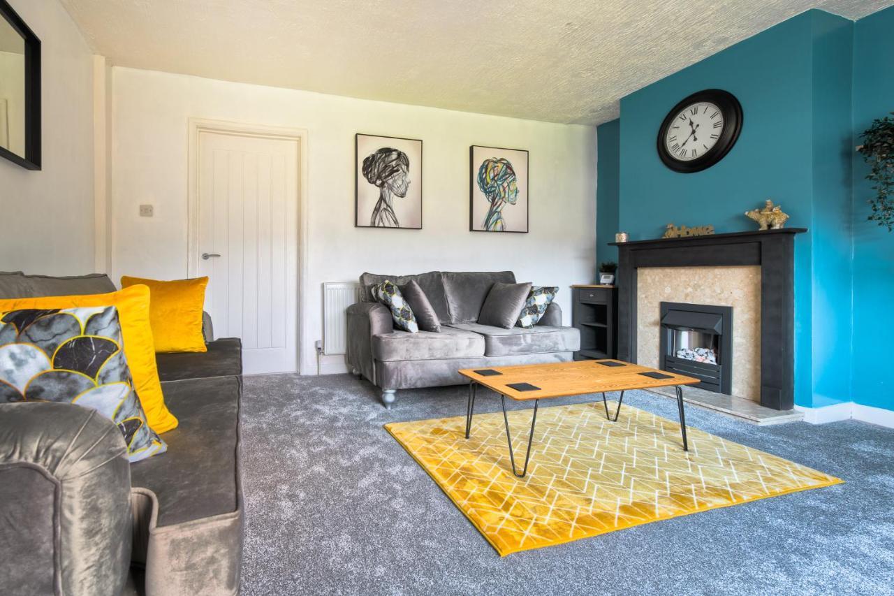 Rookwood House - Spacious Home With Free Parking - Short Stay Leeds リーズ エクステリア 写真