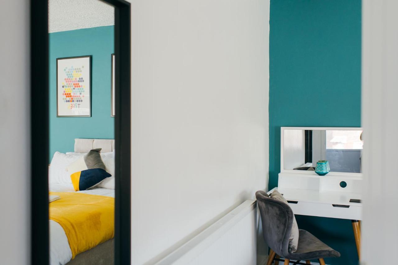 Rookwood House - Spacious Home With Free Parking - Short Stay Leeds リーズ エクステリア 写真