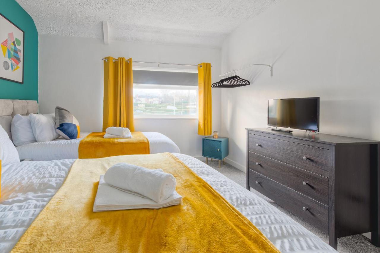 Rookwood House - Spacious Home With Free Parking - Short Stay Leeds リーズ エクステリア 写真